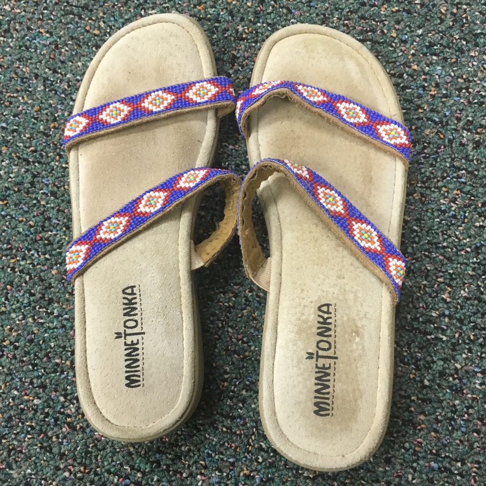 🎉3 for$15🎉 Minnetonka beaded sandals